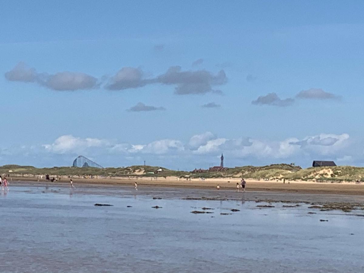 Beach Lookout - Sea Views Lytham St Annes Bagian luar foto